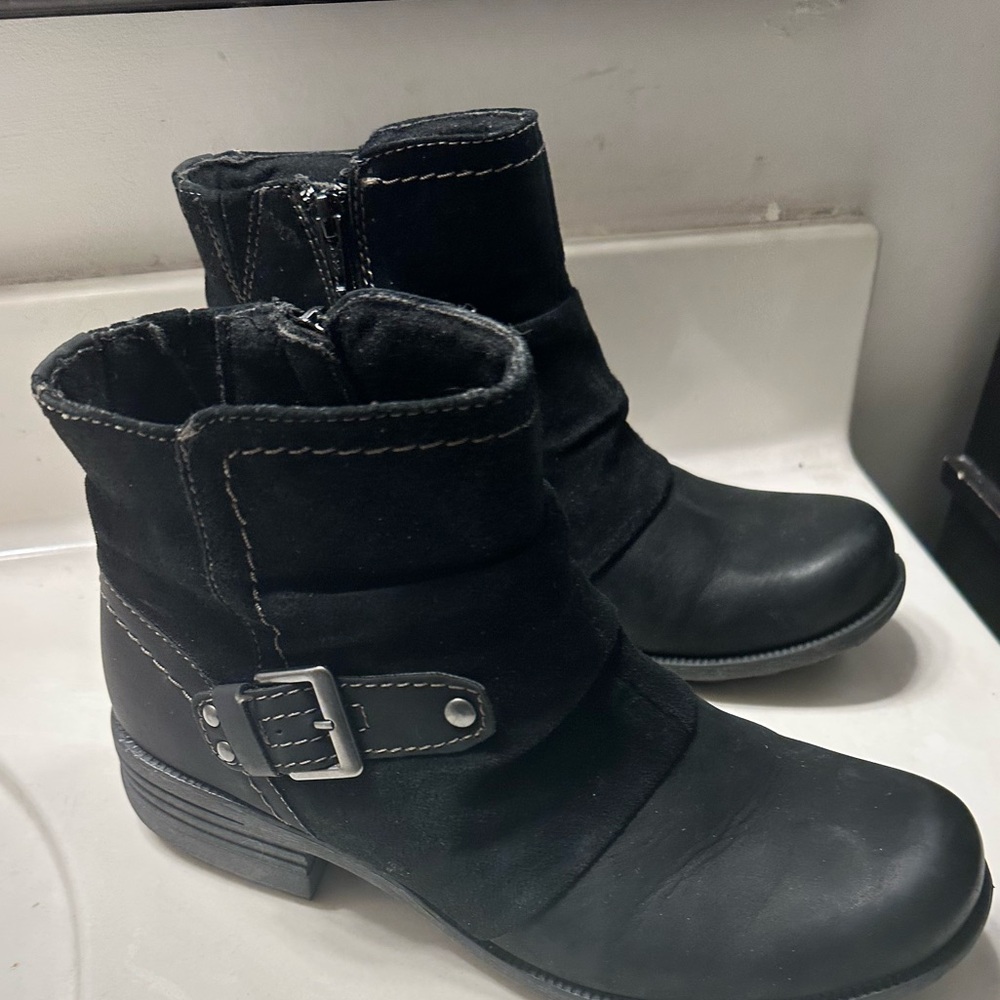 Earth Origins Black Ankle Booties with Buckle Detail Size 9
